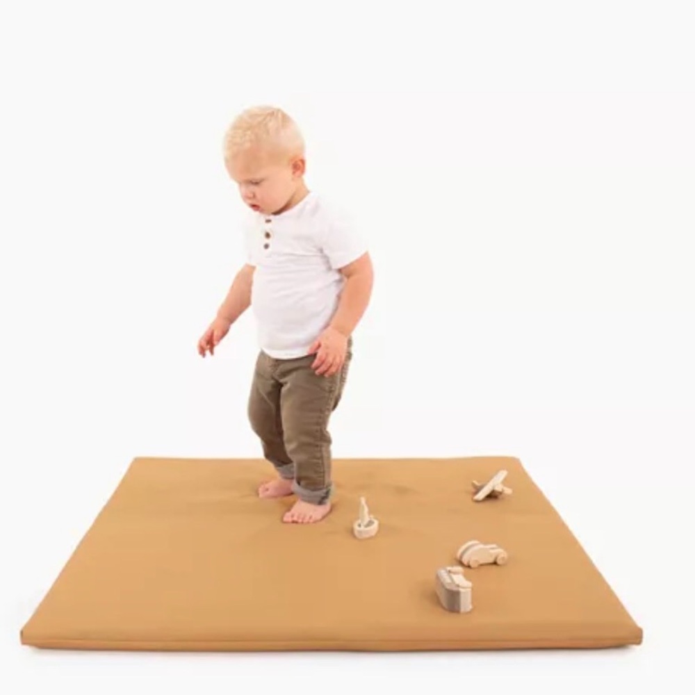 NWT Gathre Camel Square Padded Play Mat
